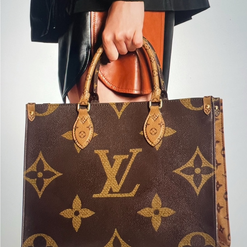 Louis Vuitton OnTheGo MM Brown and Gold Monogram Handbag NWOT